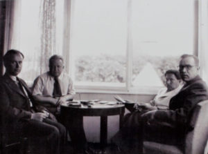 Zleva: Karel Cvejn, František Halas, Jaroslav Seifert a František Hampl