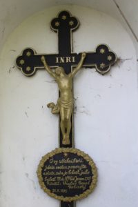 Kříž z kapličky v Leči (zdroj: Wikipedie)