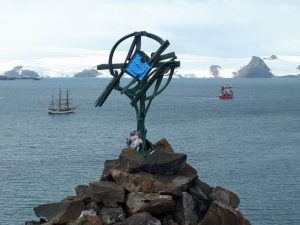 Kříž Otmara Olivy, původně byl pozlacen